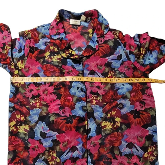 Victoria's Secret Vintage floral pajama top - Picture 5 of 6